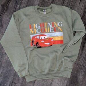 NWOT UNISEX lighting McQueen crewneck 🚗